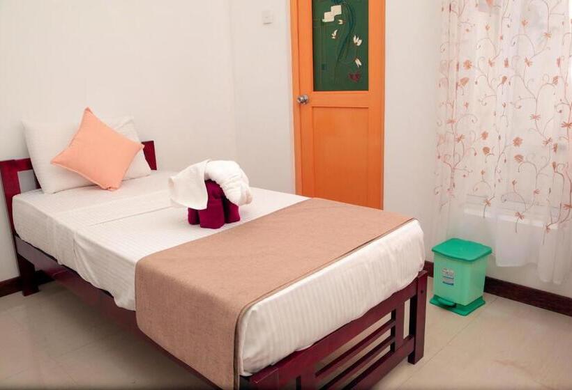 Трехместный Номер Deluxe, Pearl Mirissa
