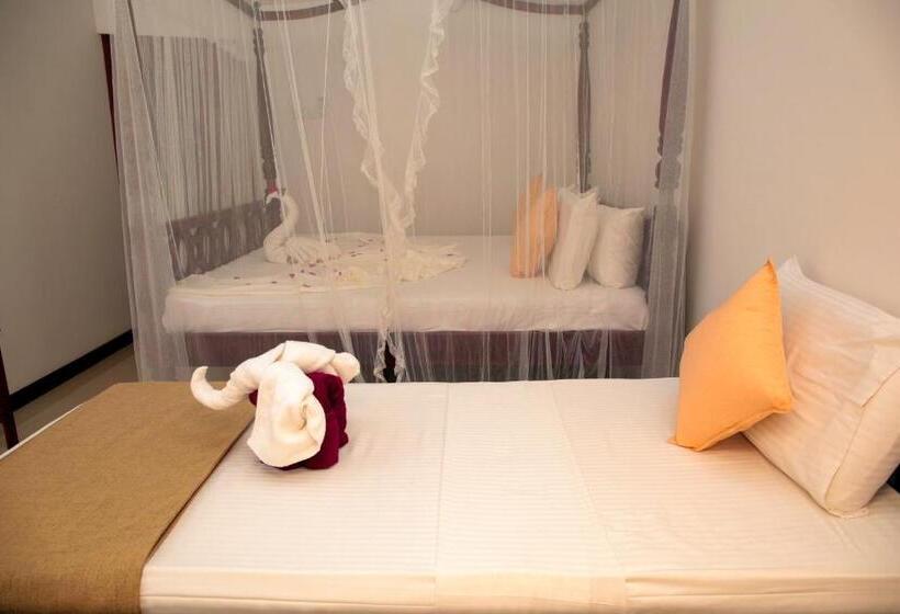 Трехместный Номер Deluxe, Pearl Mirissa