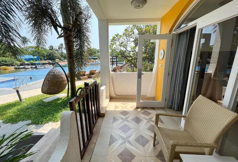 חדר סטנדרט, Acron Waterfront Resort