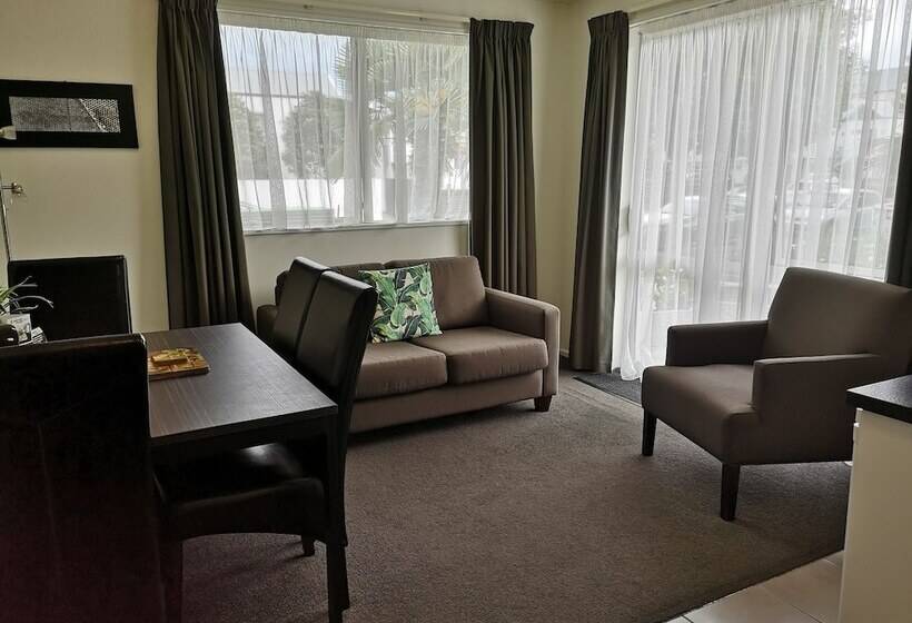 ２ベッドルームアパートメント, Airport Palms Motel