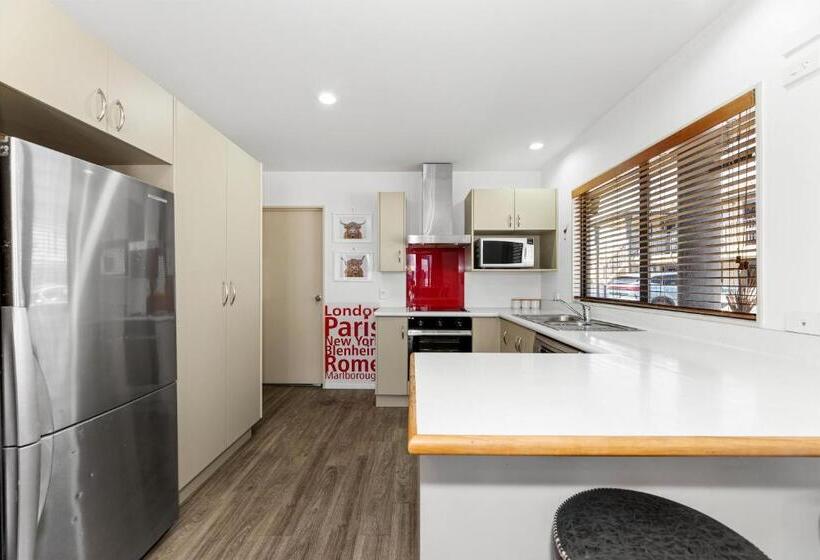 Апартаменты 1 Спальня, Blenheim Palms Motel