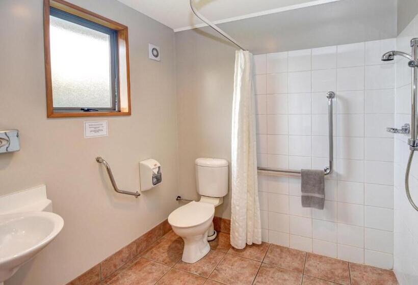스탠다드 스튜디오, Bonnie Knights Motel Mosgiel