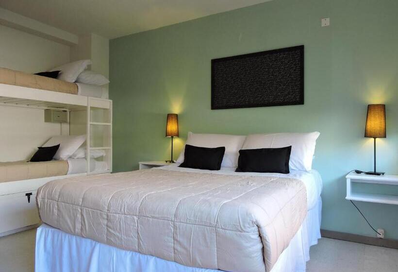 家庭间, Hostel & Suites Del Rio