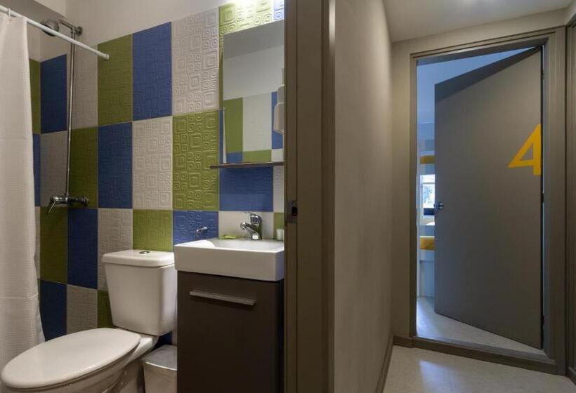 家庭间, Hostel & Suites Del Rio