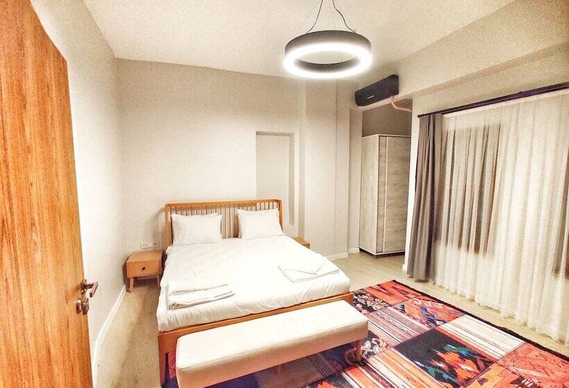 اتاق استاندارد, Million Old City Apartment