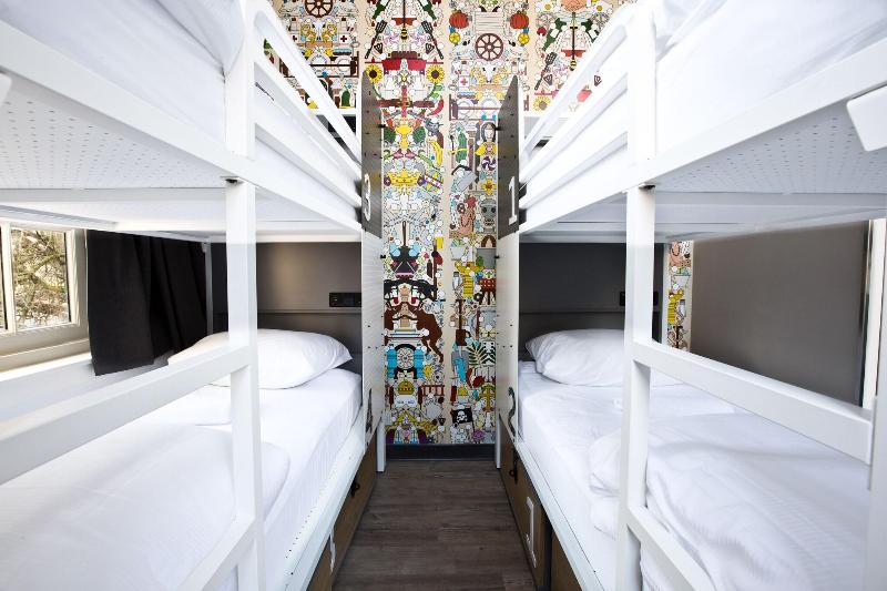 Bed in Shared Room, Generator Amsterdam