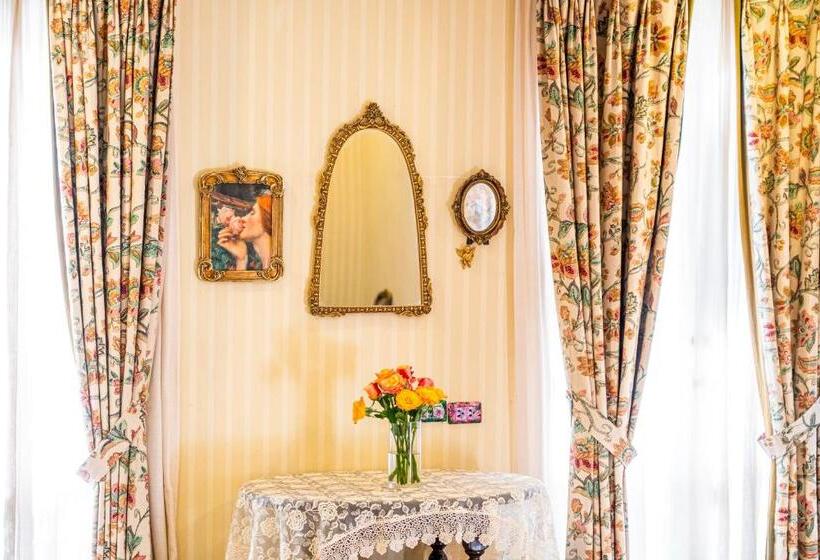 سوییت جونیور با بالکن, Rosario Oasis Resort   Sha Plus