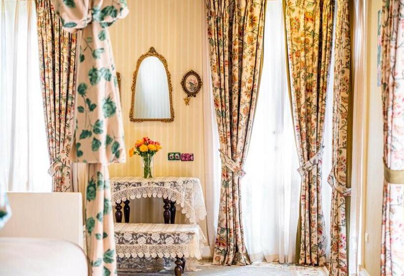 سوییت جونیور با بالکن, Rosario Oasis Resort   Sha Plus