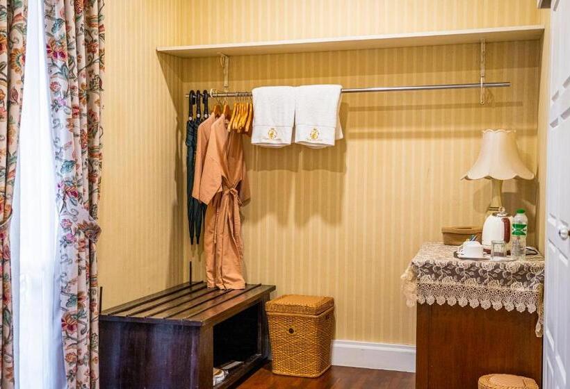 سوییت جونیور با بالکن, Rosario Oasis Resort   Sha Plus