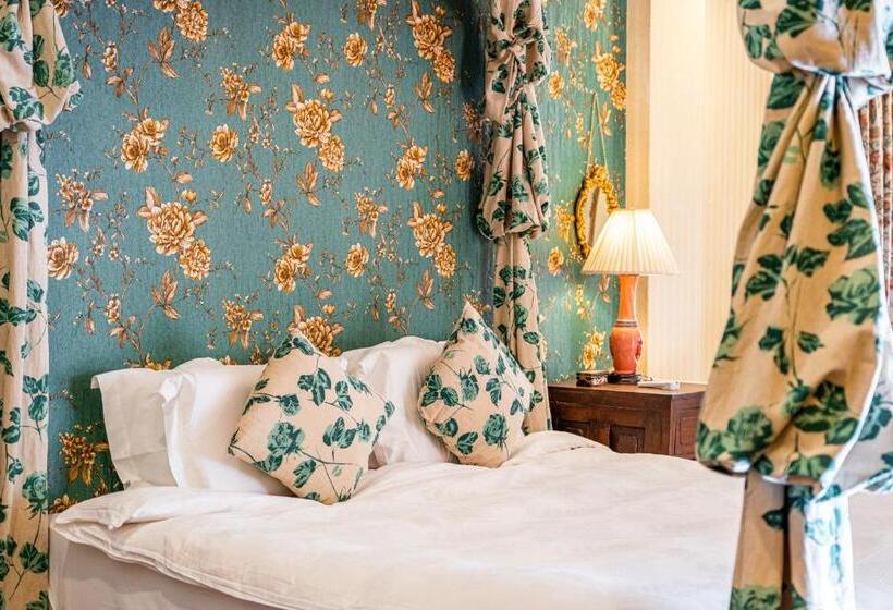 سوییت جونیور با بالکن, Rosario Oasis Resort   Sha Plus