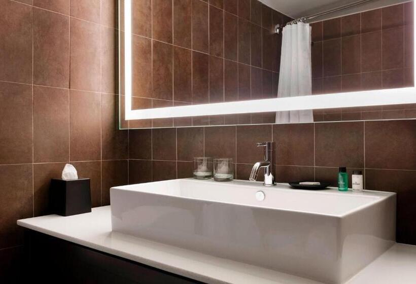 Стандартный Номер Кровать Кинг, Sheraton Charlotte