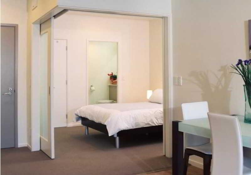 استودیوی استاندارد, Quest On Lambton Serviced Apartments