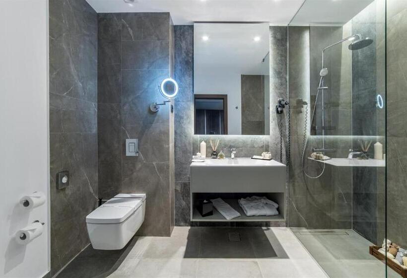اتاق لوکس, Sky Blue Hotel & Spa