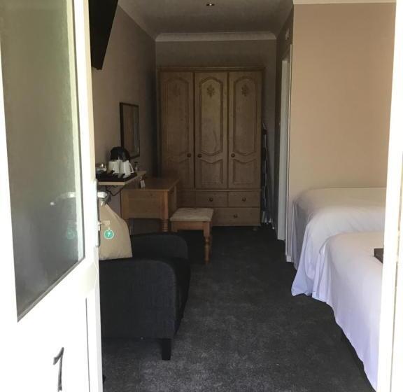 ファミリールーム, The New Inn Motel