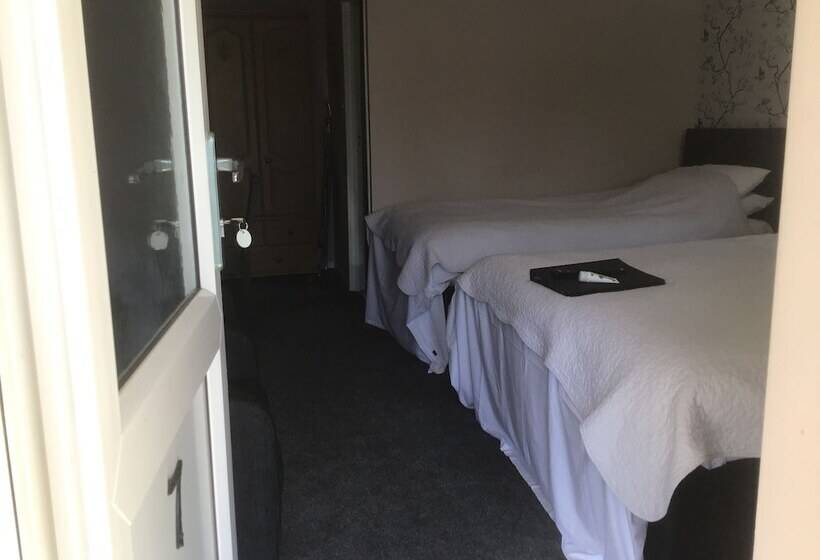 ファミリールーム, The New Inn Motel