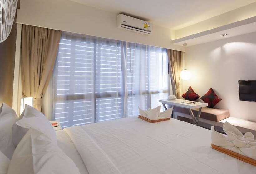 수피리어 룸, Coral Inn