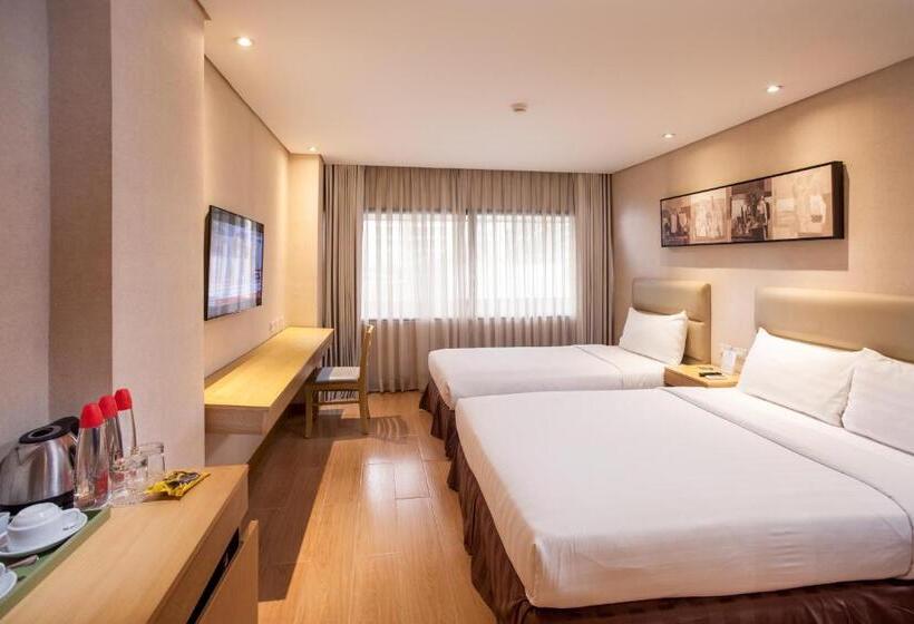 Номер Стандарт Трехместный, Jinjiang Inn   Ortigas