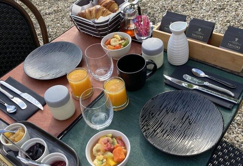 Студия Deluxe, Château Papounan