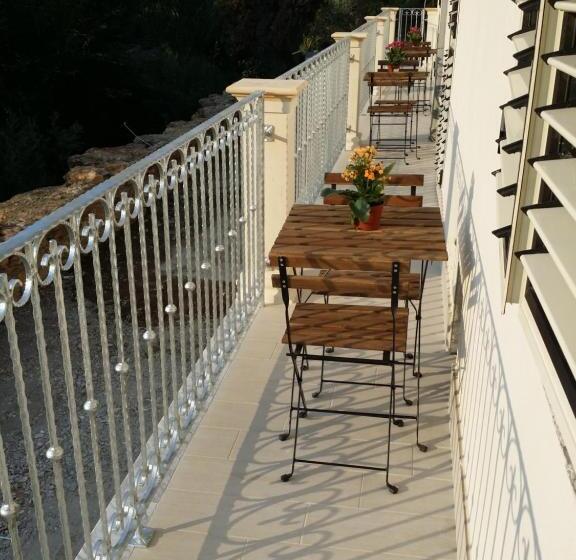 اتاق استاندارد, Le Castella B&b