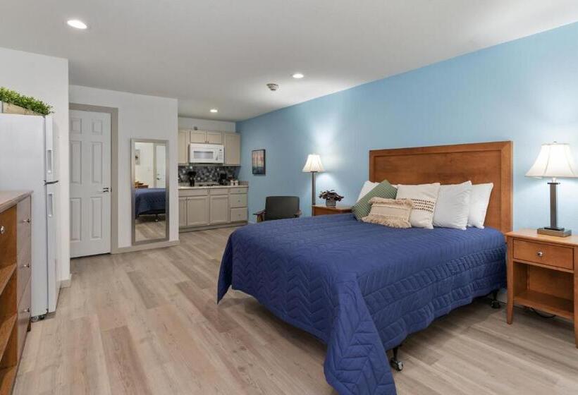 Номер Стандарт Индивидуальный, Extended Stay Gun Barrel City