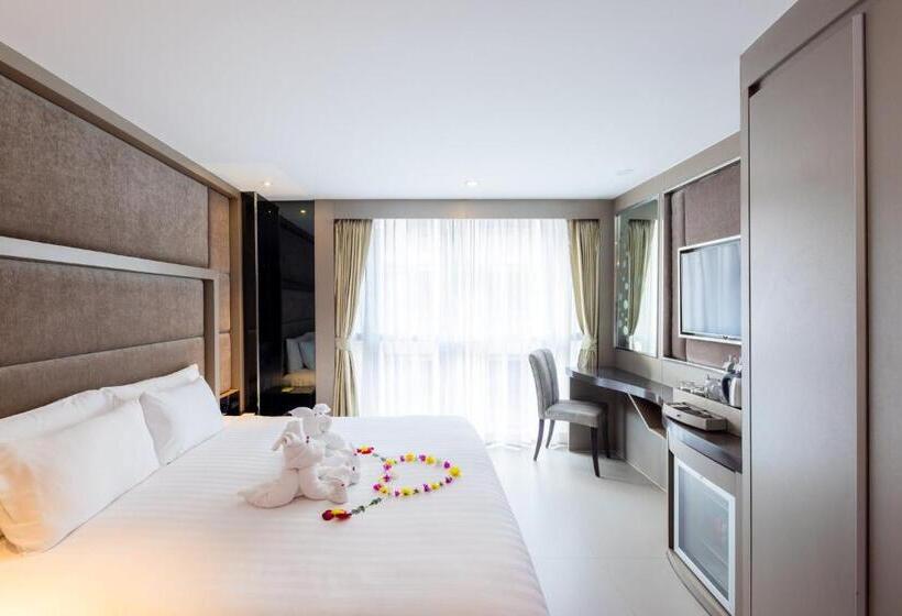 Номер Deluxe Кровать Кинг, Azure Hotel Pattaya