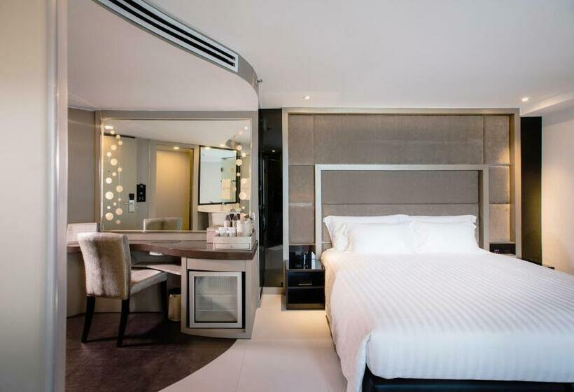 스탠다드 룸 킹사이즈 침대, Azure Hotel Pattaya