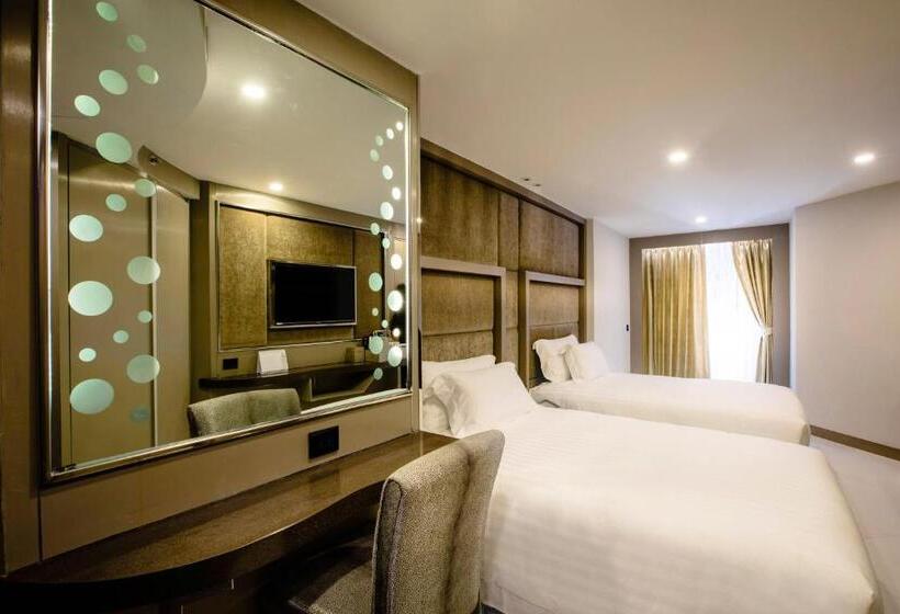 디럭스 패밀리 룸, Azure Hotel Pattaya