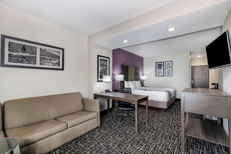 Люкс Кровать Кинг, La Quinta By Wyndham Claremore