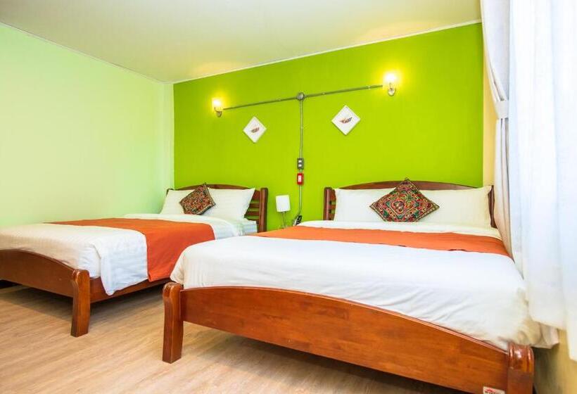 Economy Quadruple Room, Talay Sai @ Thung Wua Laen