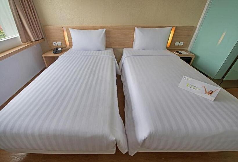 Номер Стандарт, Whiz Prime Hotel Pajajaran Bogor