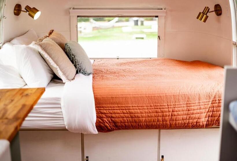Дом 1 Спальня, Corduroy Boutique Lodge