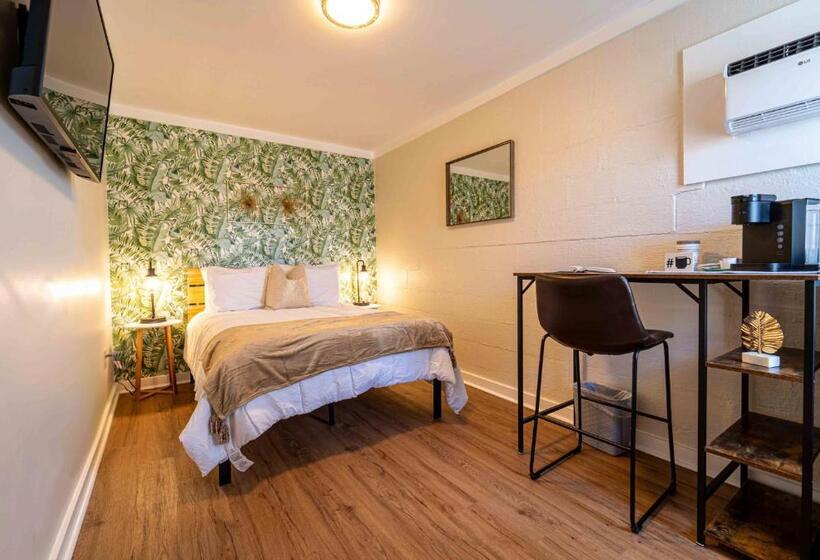 스탠다드 스튜디오, Bahama Breeze Suites