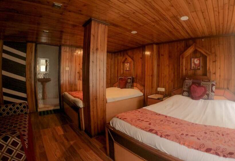 Четырехместный Номер Deluxe, Goroomgo Broadway Mall Road Darjeeling