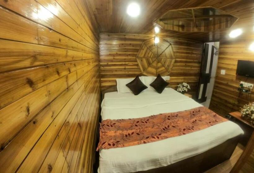 Номер Deluxe, Goroomgo Broadway Mall Road Darjeeling