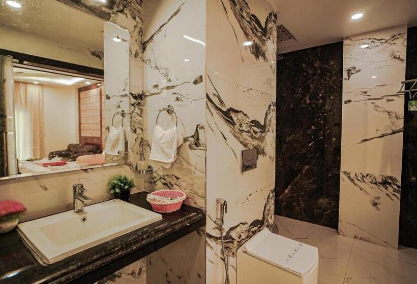 Номер Deluxe, Royal Gitanjali Resorts And Spa