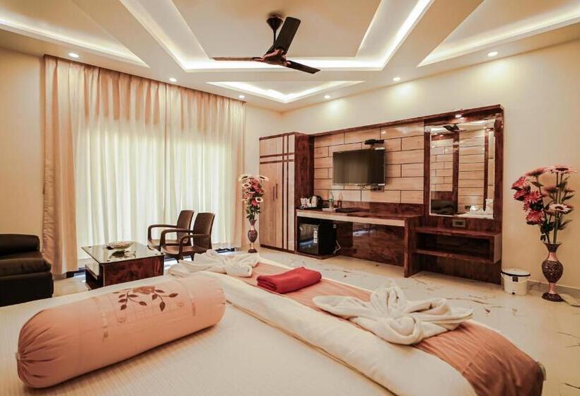Номер Deluxe, Royal Gitanjali Resorts And Spa
