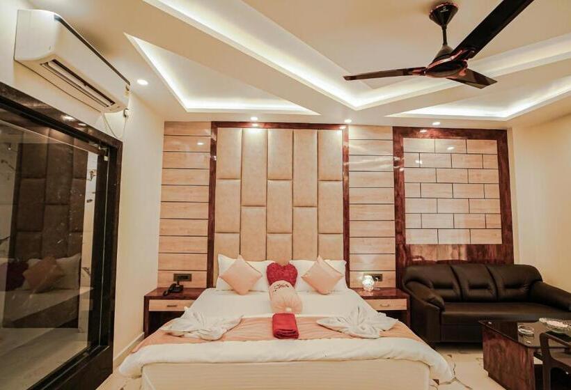 Номер Deluxe, Royal Gitanjali Resorts And Spa