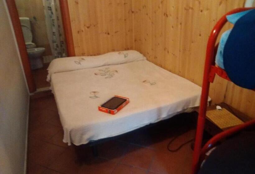 Четырехместный Номер Стандарт, Room In Guest Room   Large Quadruple Room Up To Four People
