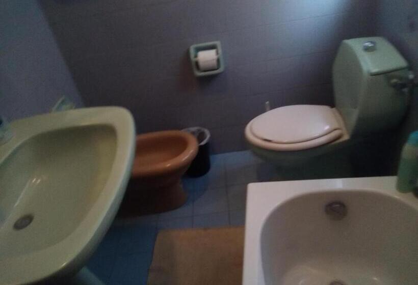 Четырехместный Номер Стандарт, Room In Guest Room   Large Quadruple Room Up To Four People