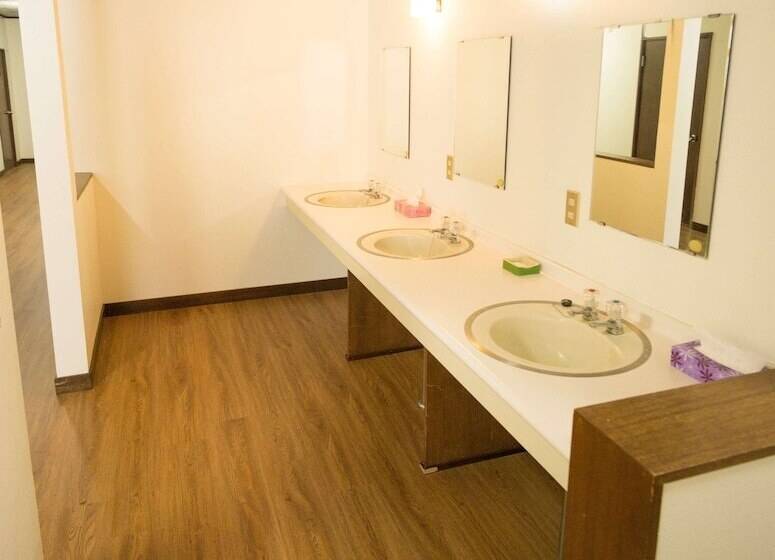 اتاق استاندارد سه نفره, Annupuri Mountain View Lodge