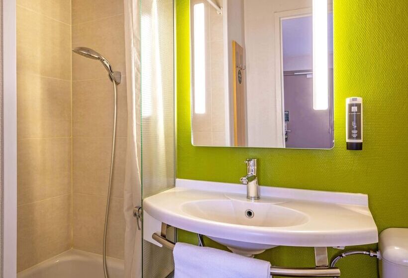 Номер Стандарт Трехместный, B&b Hotel Brest Kergaradec Aéroport