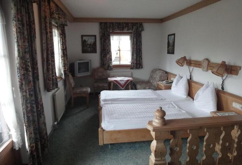 اتاق استاندارد با بالکن, Kaiserhotel Neuwirt