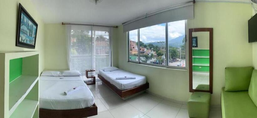 Четырехместный Номер Стандарт с Балконом, Bellavista Premium Hotel Villeta