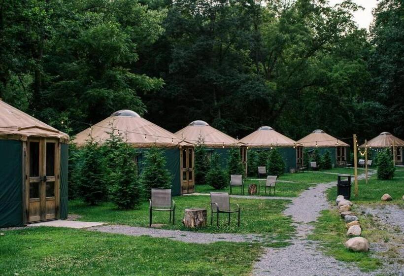 Люкс Вид на Сад, Plum Point Lodge