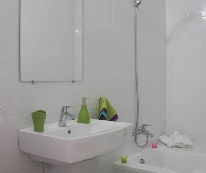 کلبه ییلاقی, Whitelace Resort