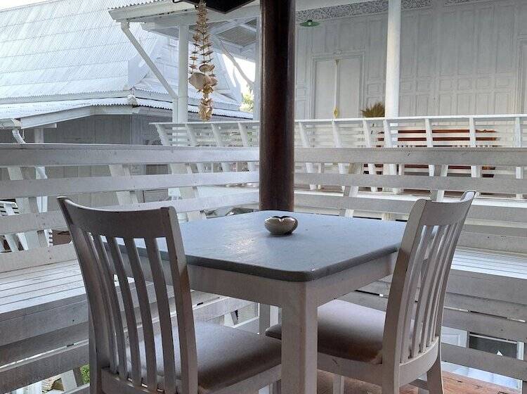 Семейный Номер, Banthaisangthain Resort