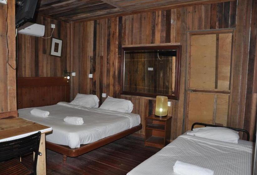اتاق لوکس خانوادگی, Joe Fisherman Inn