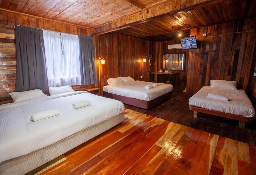 اتاق خانوادگی, Joe Fisherman Inn