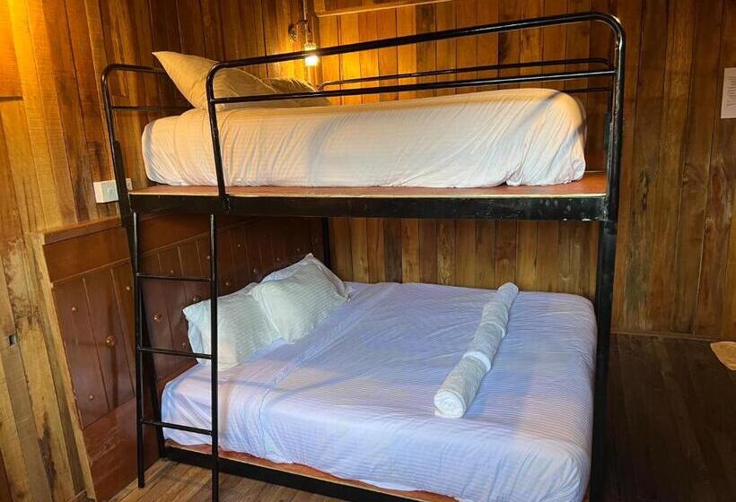 Economy Quadruple Room, Joe Fisherman Inn