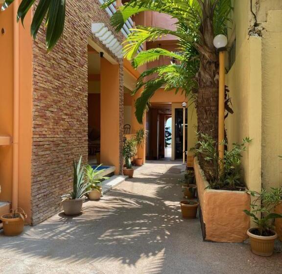 Номер Deluxe с Балконом, Papa Freds Beach Resort
